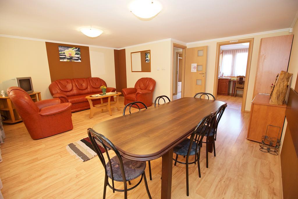 Zoli Apartmanok-Brody 51-53 Hajdúszoboszló Extérieur photo