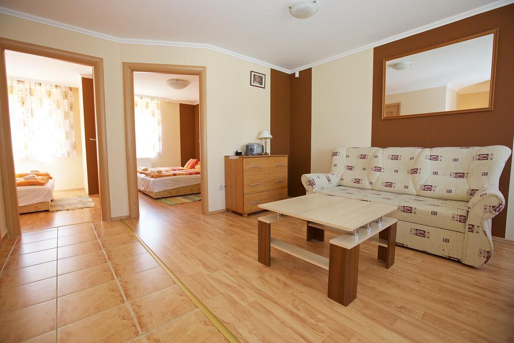 Zoli Apartmanok-Brody 51-53 Hajdúszoboszló Extérieur photo