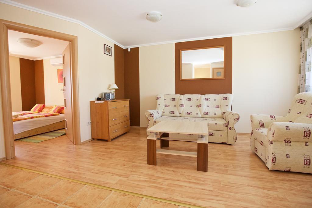 Zoli Apartmanok-Brody 51-53 Hajdúszoboszló Extérieur photo